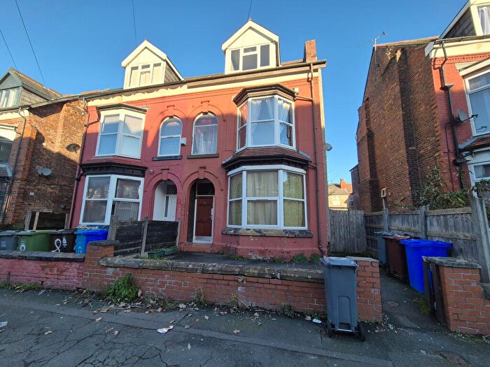 Studio For Sale In Flat, Curzon Avenue, Manchester, M14