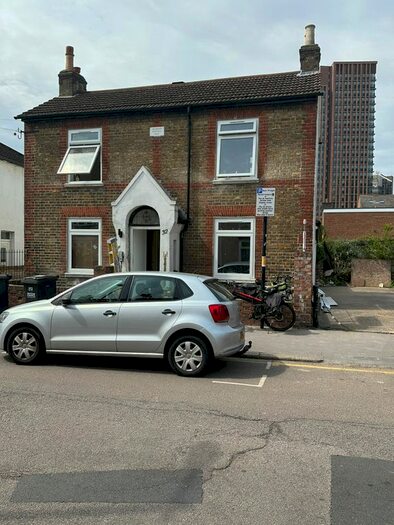 1 Bedroom Flat To Rent In Queen St, Croydon, CR0