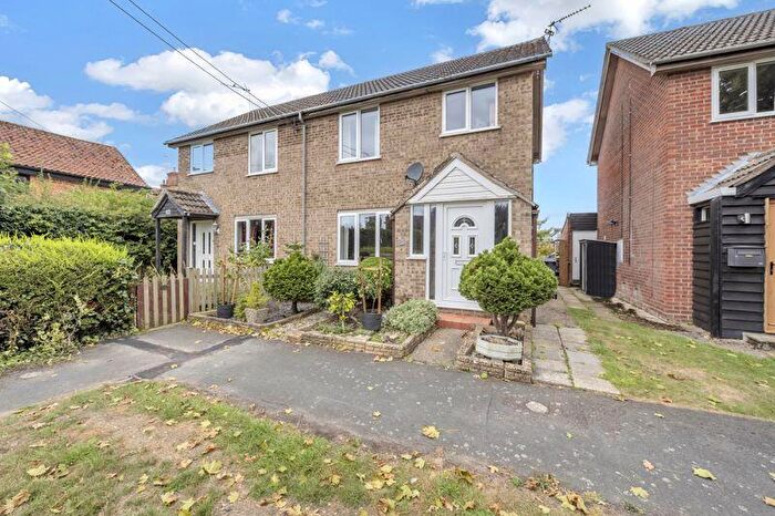 3 Bedroom Semi-Detached House For Sale In Paddock Way, Chedburgh, IP29