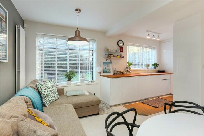 Apartment To Rent In Chetwynd Heights, Chetwynd Road, London, NW5