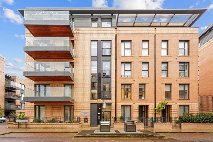 2 Bedroom Flat For Sale In Fairbourne Road, Clapham, SW4