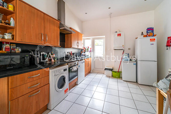 3 Bedroom Terraced House To Rent In Finsbury Road, Wood Green, London, N22