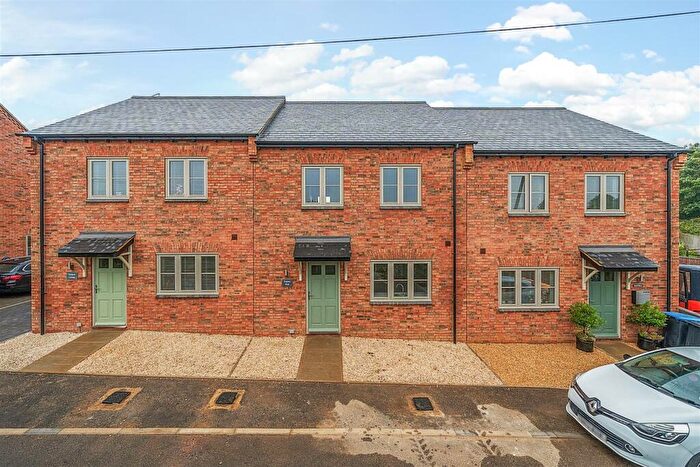 3 Bedroom Terraced House For Sale In Greenway, Eastcote, NN12