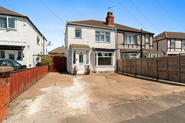 3 Bedroom Semi-Detached House For Sale In Claremont Road, Grimsby, DN32
