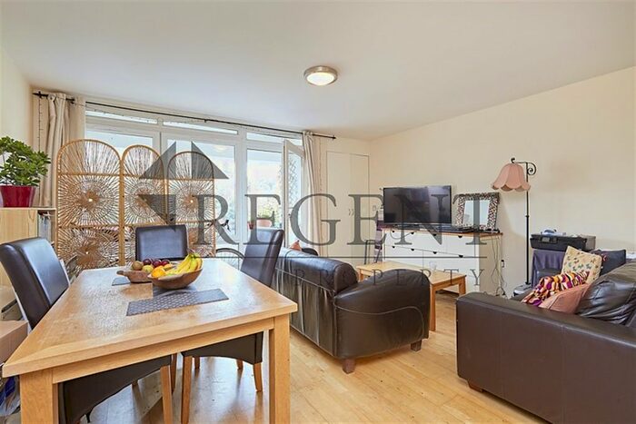 2 Bedroom Flat To Rent In St Rule Street, London, SW8