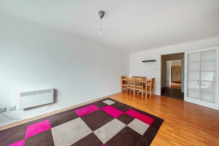 1 Bedroom Flat To Rent In Draycott Close, Brent Cross, London, NW2