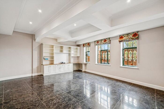 2 Bedroom Flat To Rent In Somerville Avenue, Harrods Village, SW13