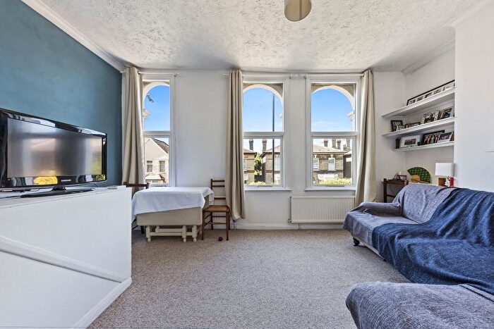 1 Bedroom Flat To Rent In Park Road, Crouch End, London, N8