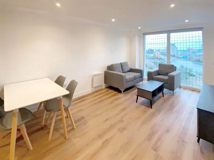 2 Bedroom Flat To Rent In Trafford Road, Salford, M5
