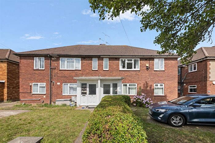 2 Bedroom Maisonette For Sale In Grosvenor Avenue, Hayes, UB4