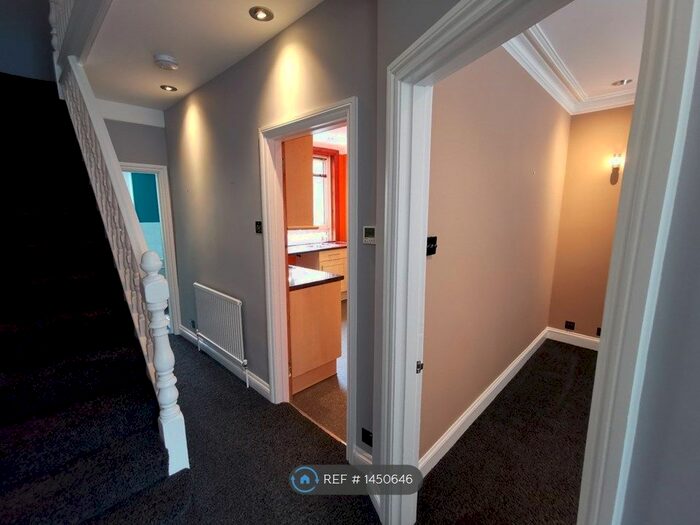 2 Bedroom Maisonette To Rent In Coronation Street, Brighton, BN2