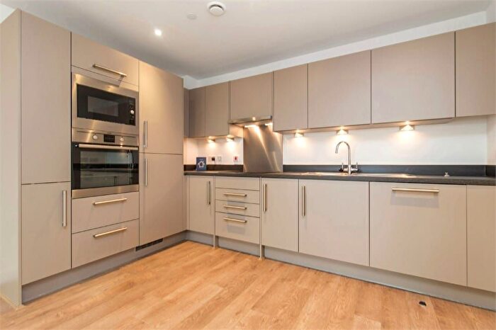 2 Bedroom Flat To Rent In Bessemer Place, North Greenwich, London, SE10