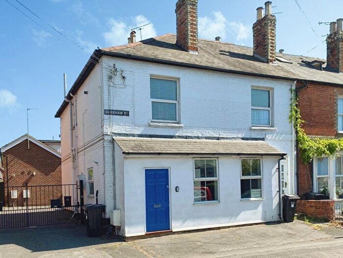 2 Bedroom Flat For Sale In Barkham Road, Wokingham, Berkshire, RG41