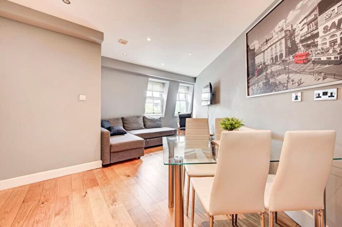2 Bedroom Flat To Rent In Flat, A Lansdowne Way, London Hp, Uk, London, SW8