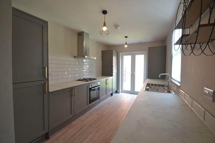 4 Bedroom Semi-Detached House To Rent In Thoroton Road, West Bridgford, NG2