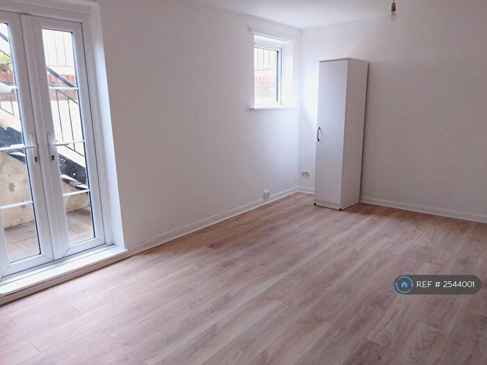 1 Bedroom Flat To Rent In White Hart Lane, London, N17