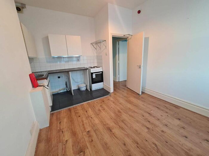 2 Bedroom Flat To Rent In Flat, Balby Road, DN4
