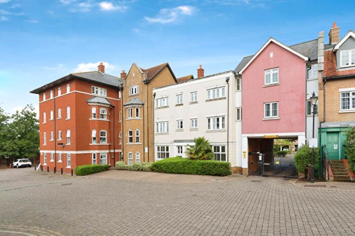 1 Bedroom Flat For Sale In Roche Close, Rochford, Essex, SS4