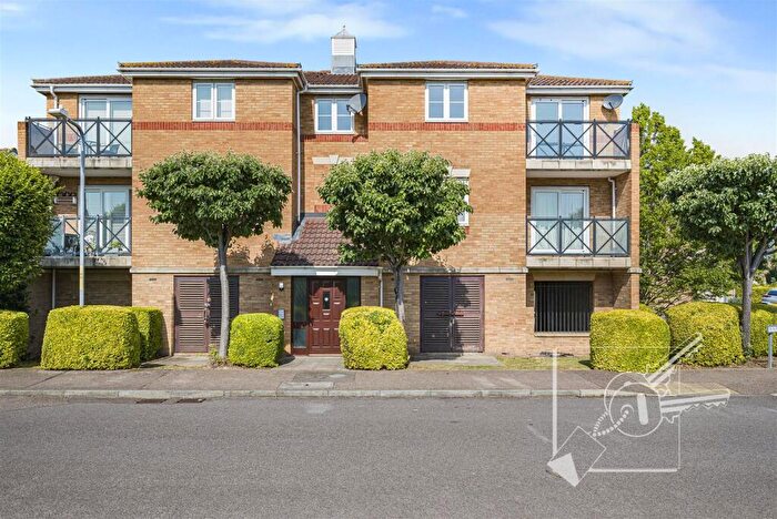 2 Bedroom Apartment For Sale In Marsh View, Gravesend, DA12