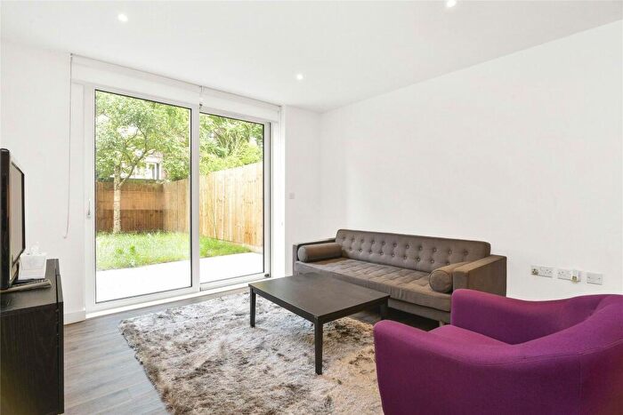 2 Bedroom Apartment To Rent In Cleveley Court Ashton Reach, SE16