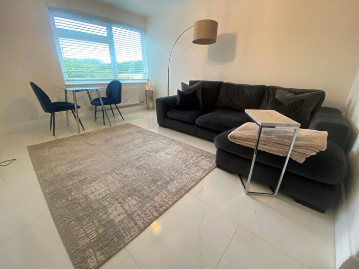 1 Bedroom Maisonette To Rent In Gould Close, North Mymms, Hatfield, AL9