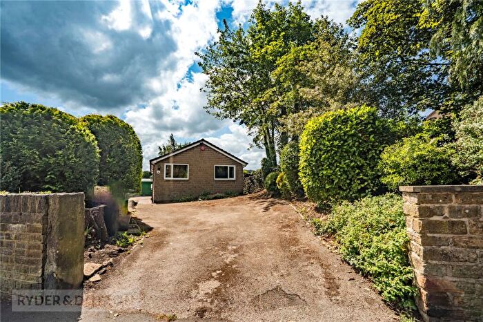 3 Bedroom Bungalow For Sale In Royd Street, Huddersfield, West Yorkshire, HD3