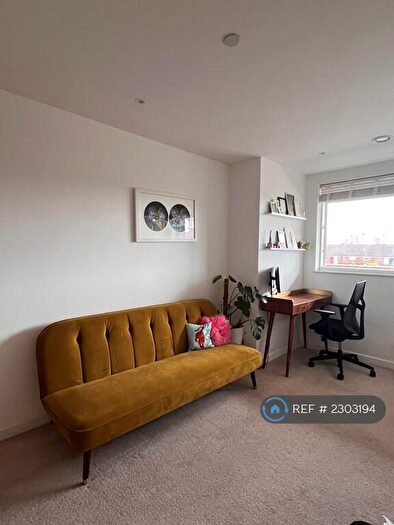 2 Bedroom Flat To Rent In Danson Mews, London, SE17