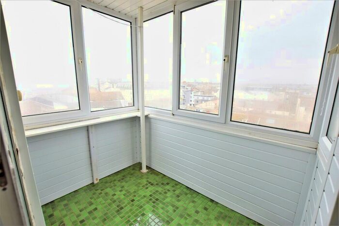 2 Bedroom Apartment To Rent In Regent Court, Promenade, FY1