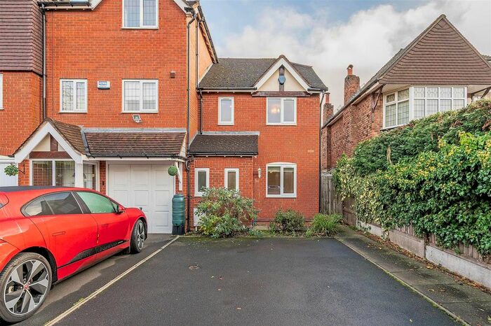 3 Bedroom End Of Terrace House To Rent In Westbourne Road, Solihull, B92