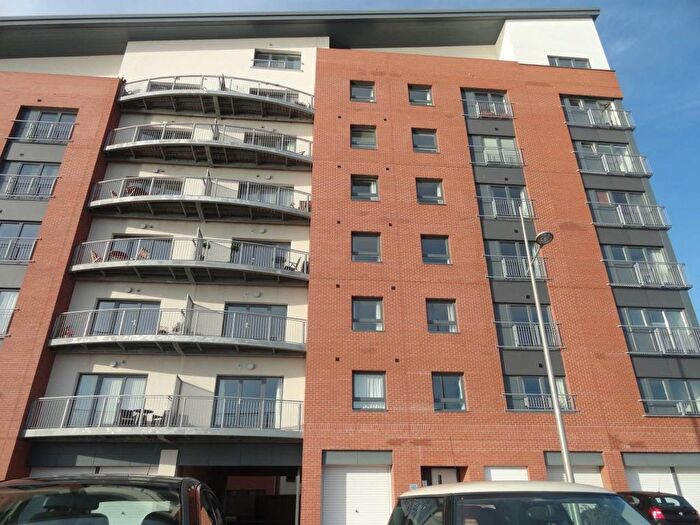 2 Bedroom Flat To Rent In Gourlay Yard, Dundee, DD1