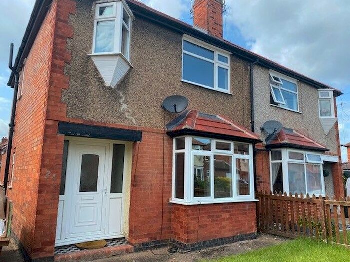 3 Bedroom Semi-Detached House To Rent In Bancroft Road, Newark, NG24