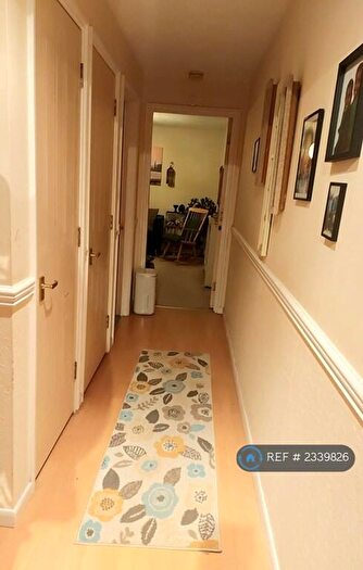 2 Bedroom Flat To Rent In Autumn Drive, Sutton, SM2