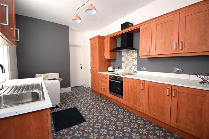 3 Bedroom Flat For Sale In Stanhope Road, South Shields, NE33