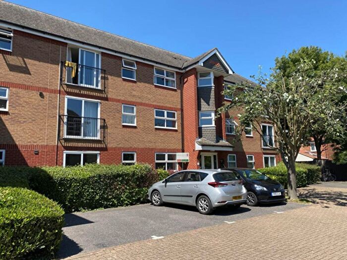 2 Bedroom Apartment To Rent In Blackthorn Close, Cambridge, CB4