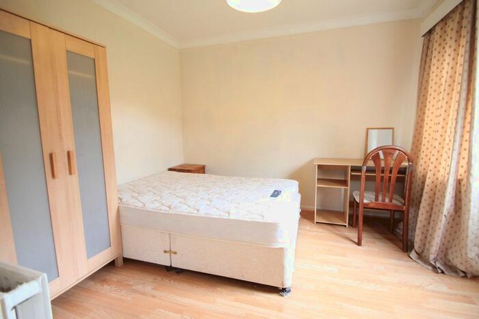 5 Bedroom Semi-Detached House To Rent In Cleveland Road, Uxbridge, UB8