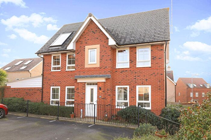 3 Bedroom Detached House For Sale In Rockingham Way, Burton Latimer, Kettering, NN15