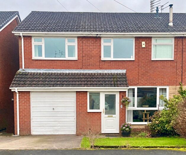 4 Bedroom Semi Detached House For Sale In Temple Close, Lees, Oldham, OL4
