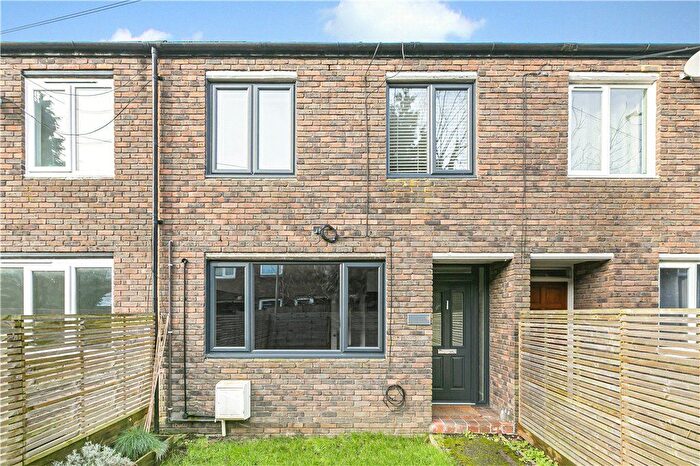 3 Bedroom Terraced House To Rent In Dowdeswell Close, Putney, SW15