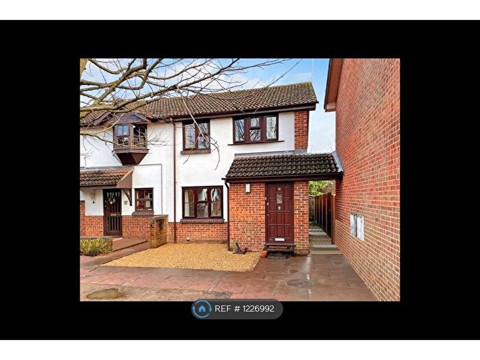 3 Bedroom Semi-Detached House To Rent In Stanley Gardens, Hersham, Walton-On-Thames, KT12