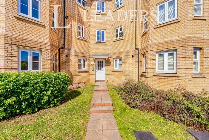 2 Bedroom Flat To Rent In Fintry Lodge, Mendip Way, Stevenage, SG1