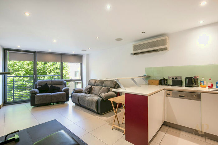 2 Bedroom Apartment To Rent In Arlington Road, Camden, NW1