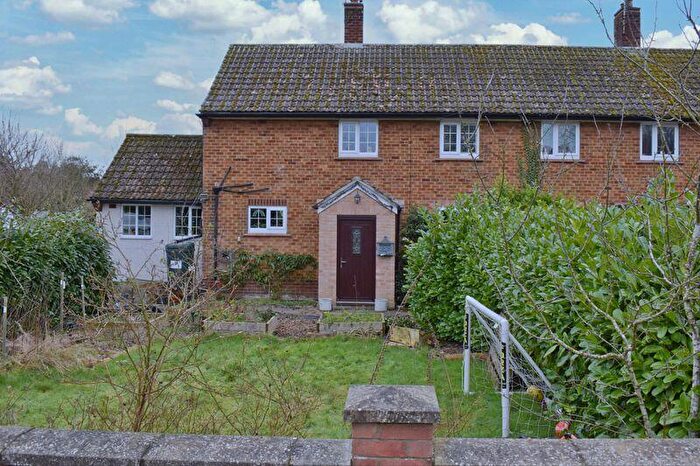 3 Bedroom Semi-Detached House For Sale In Low Road, Besthorpe, NG23