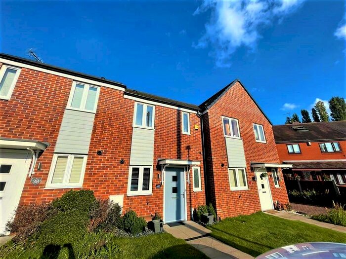 2 Bedroom Town House To Rent In Pemberton Road, West Bromwich, B70