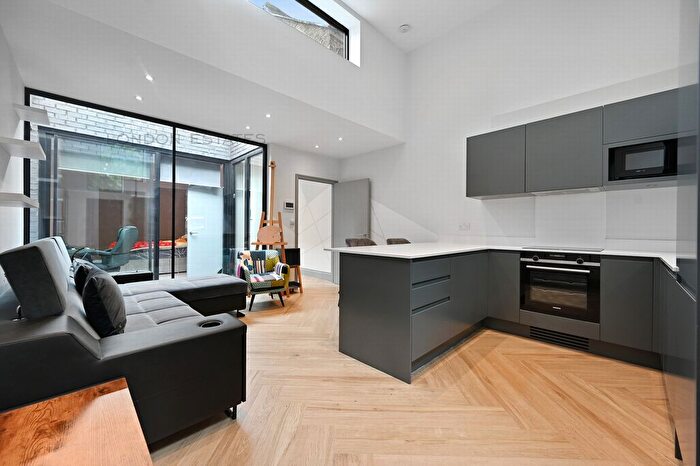 1 Bedroom Flat To Rent In Aspenlea Road, Hammersmith, W6