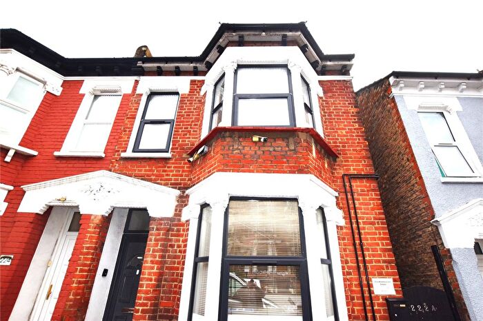 2 Bedroom Flat To Rent In Whitehorse Lane, London, SE25