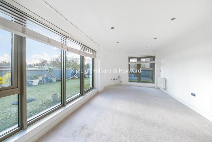3 Bedroom Flat To Rent In Lawn Road, Belsize Park, London, NW3
