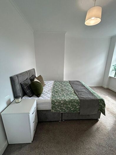 2 Bedroom Flat To Rent In Morgan Place, Stobswell, Dundee, DD4