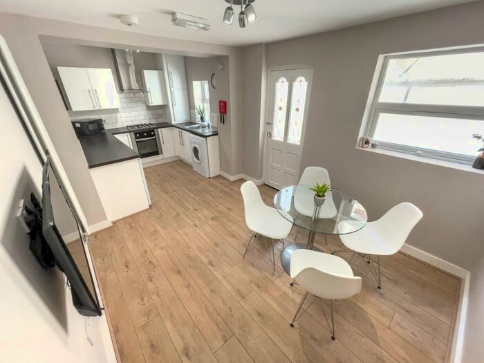 4 Bedroom Terraced House To Rent In Romer Road, L6