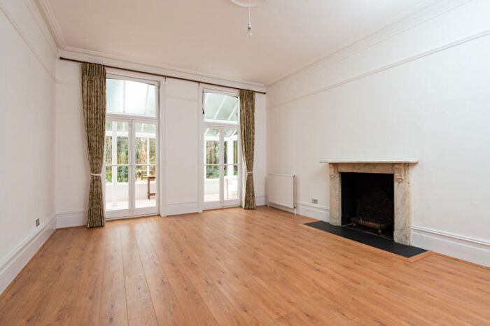 3 Bedroom Flat To Rent In Coolhurst Road, Crouch End, N8
