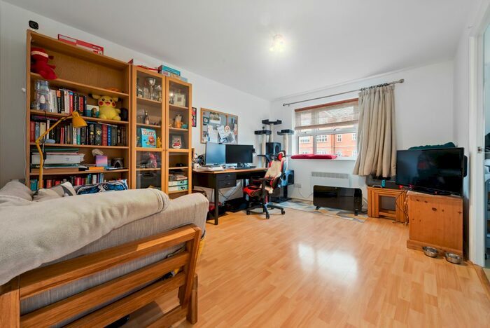 1 Bedroom Flat To Rent In Henry Doulton Drive, London, SW17